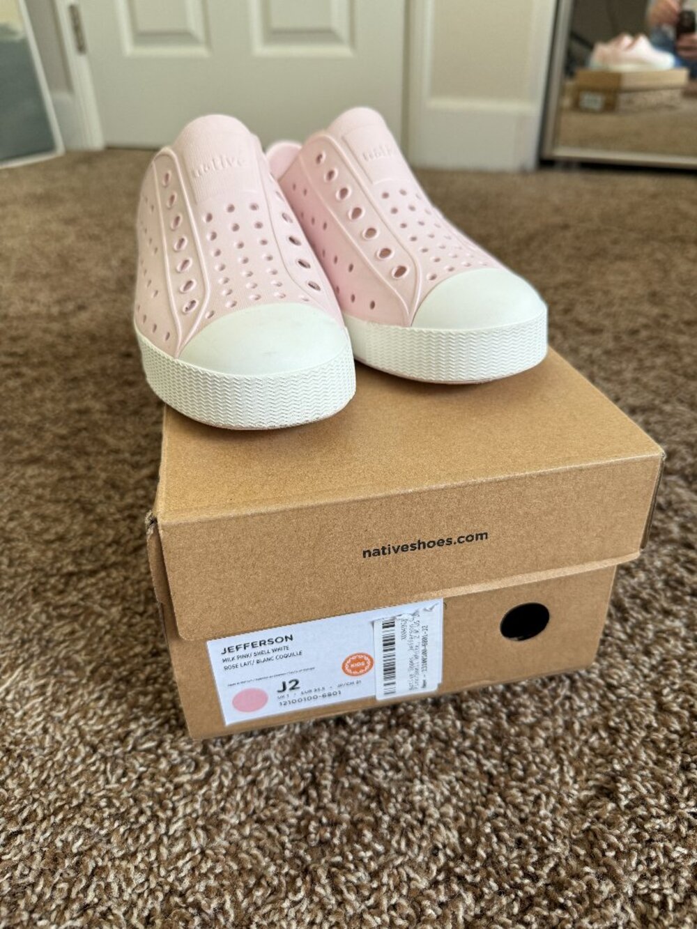 Natives Jefferson // Size 2 // Shell Pink // VGUC